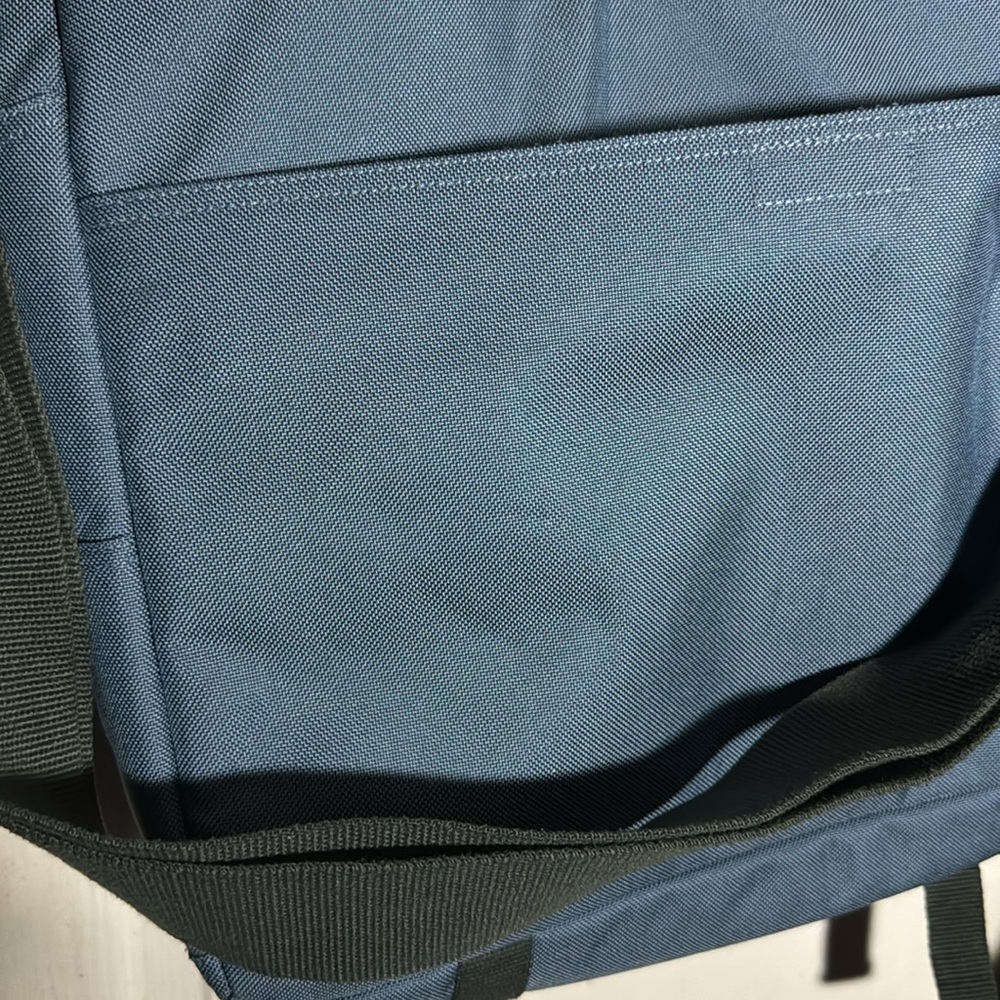 Patagonia Daily Grind Laptop Messenger Bag work school - Picture 14 of 16